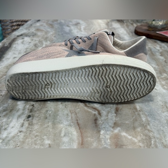 Women’s VINTAGE HAVANA Fly Salmon multi sneaker- Size 9 - Picture 8 of 8